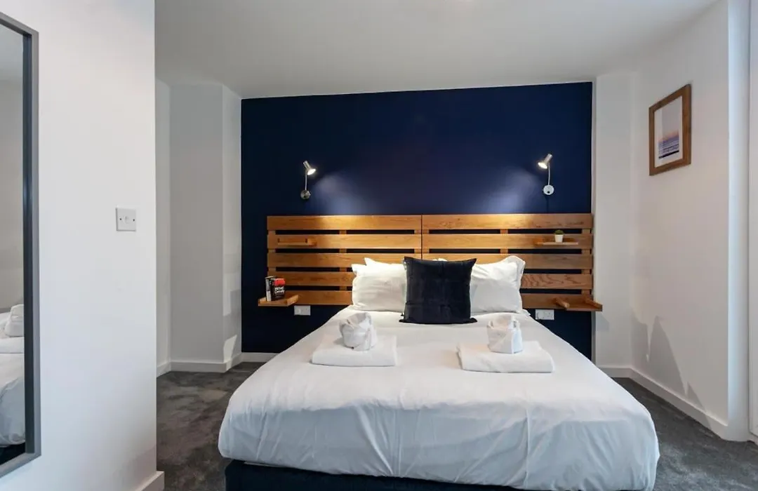 Superb 2 Bed Flat 5Min To Old Trafford Stadium-1