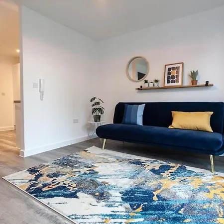 Superb 2 Bed Flat 5Min To Old Trafford Stadium-3
